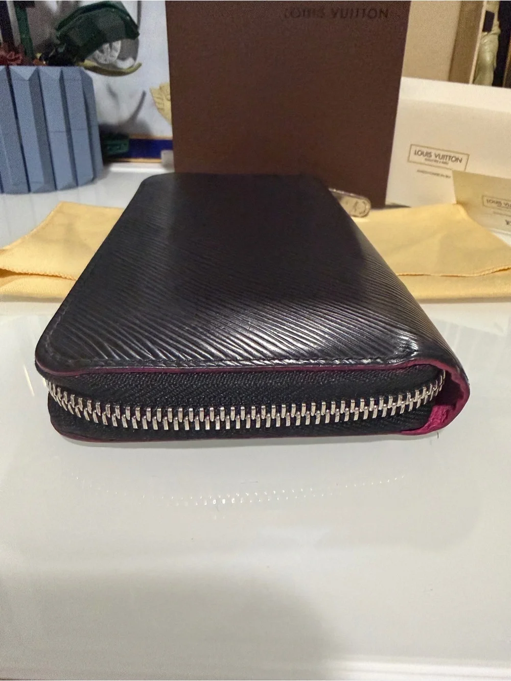 AUTHENTIC LOUIS VUITTON EPI Zippy Long wallet.black & pink with Box,dusty,COA.